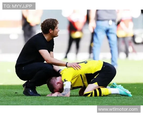 多特蒙德陷入德甲失分危机,连连受挫不得解围 多特蒙德陷入德甲失分危机,连连受挫不得解围